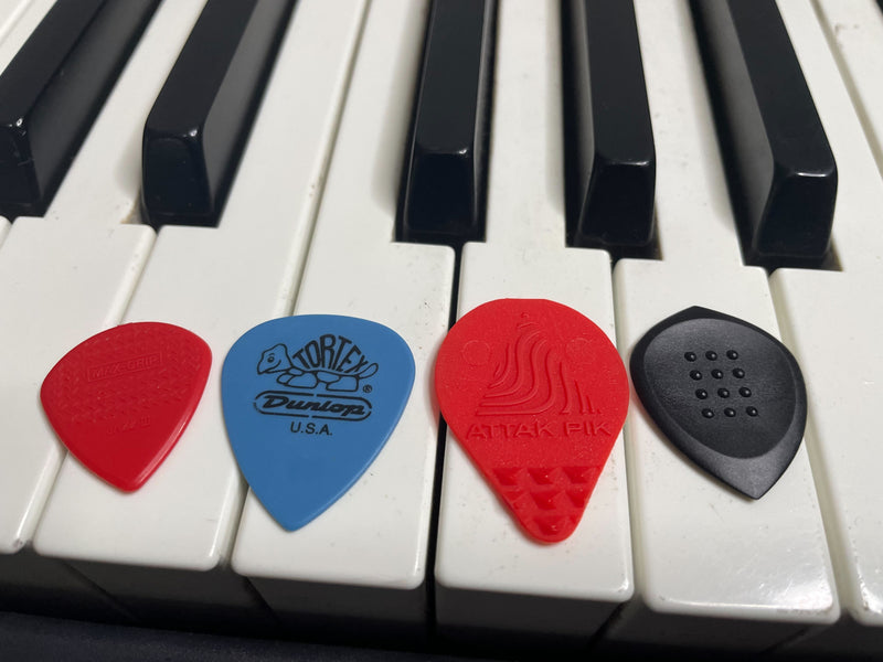 How to Select & Use the Best Guitar Pick for Beginners